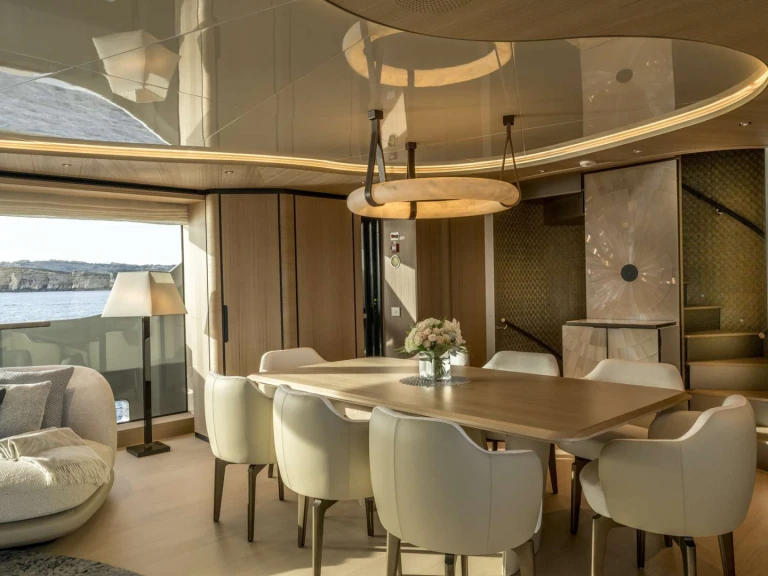 Hire Luxury Yacht San Lorenzo with a boat licence