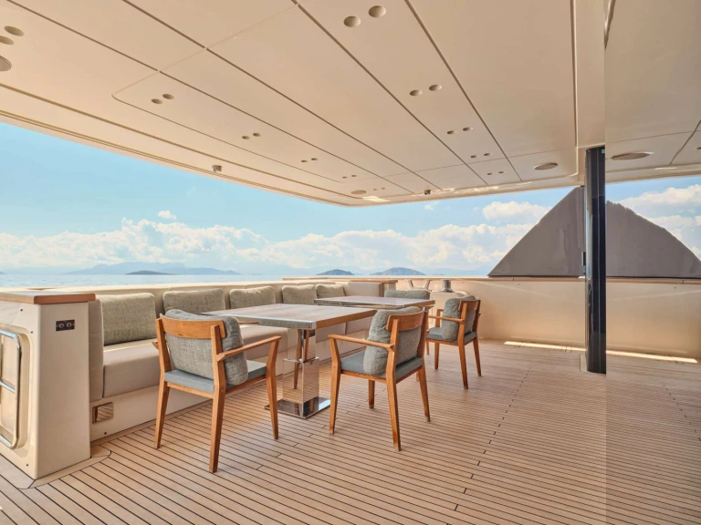 Hire Luxury Yacht with or without skipper San Lorenzo Piraeus