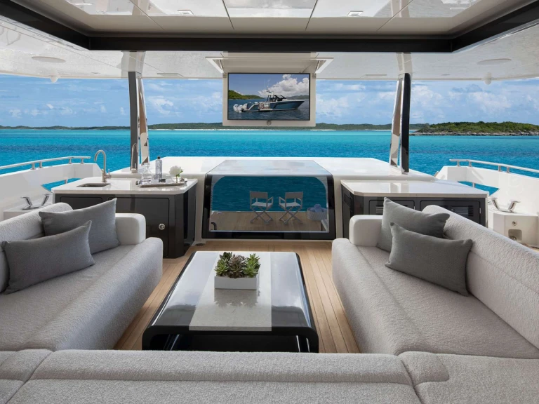 Hire Luxury Yacht with or without skipper Ocean alexander Fort Lauderdale