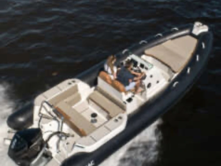 Charter a Bavaria BMB 34 in Bacoli on Samboat