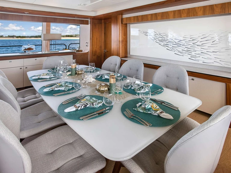 Charter a Sunseeker EVEREAST in Cannes on Samboat