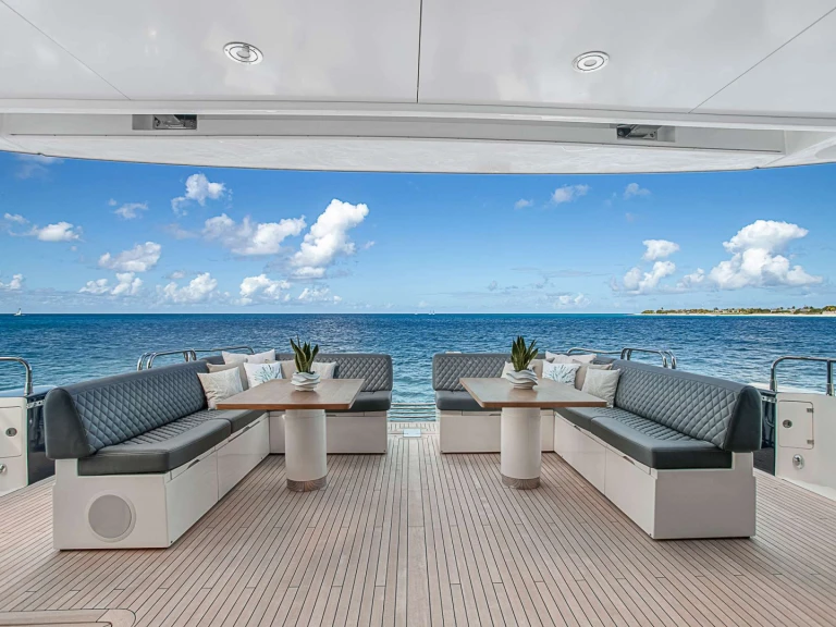 Hire Luxury Yacht with or without skipper Sunseeker Cannes