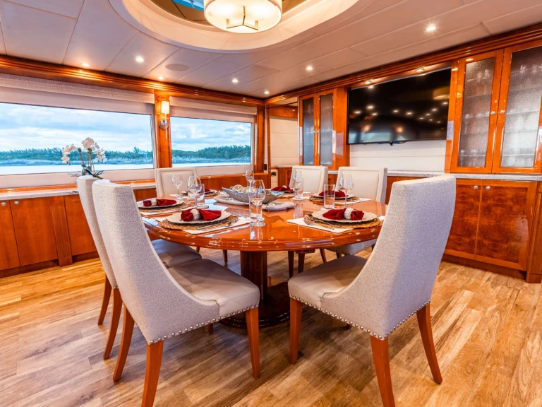 Luxury Yacht hire in Nassau - Hargrave BRANDI-WINE