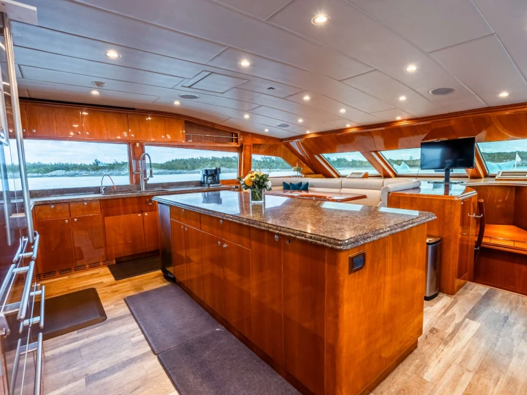 Hire Luxury Yacht with or without skipper Hargrave Nassau