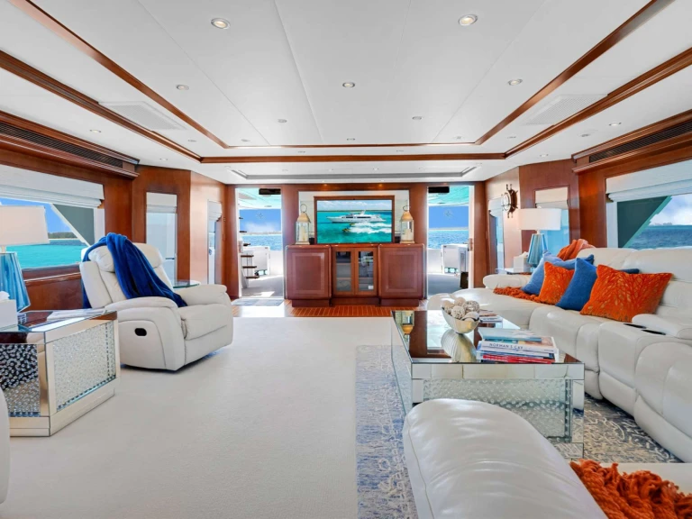 Hire a Hatteras ESCAPE Nassau
