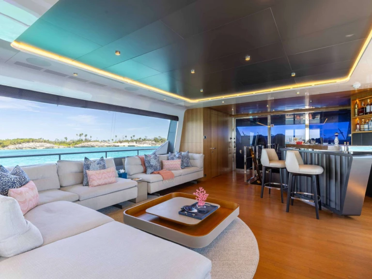 Hire Luxury Yacht Ocean alexander with a boat licence