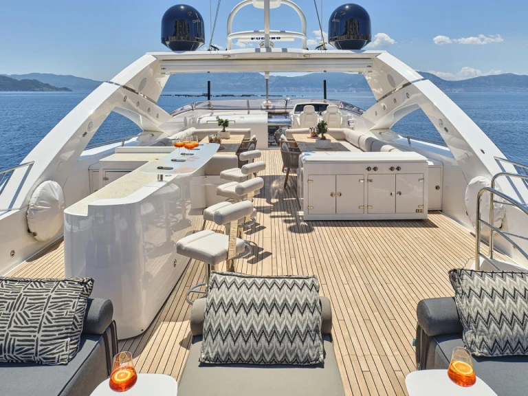 Hire a Sunseeker BLADE I Athens