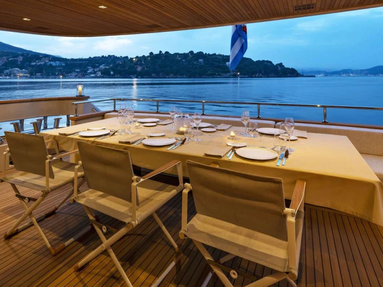 Yacht charter La Spezia - San Lorenzo ANYTHING GOES V on SamBoat