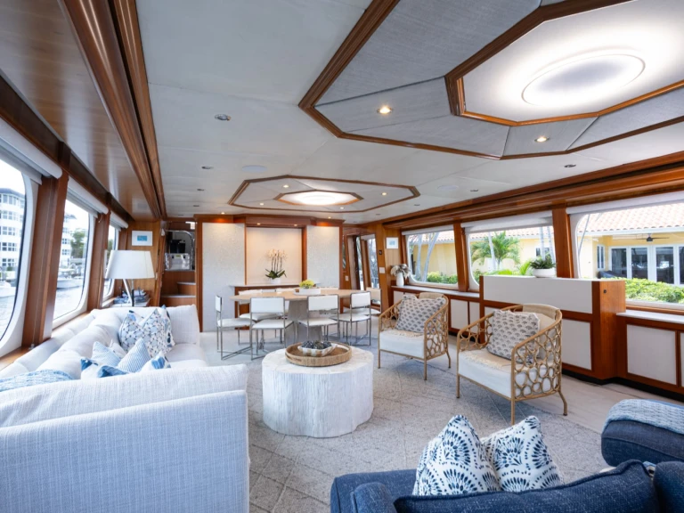 Luxury Yacht hire in Nassau - Broward BIRDY