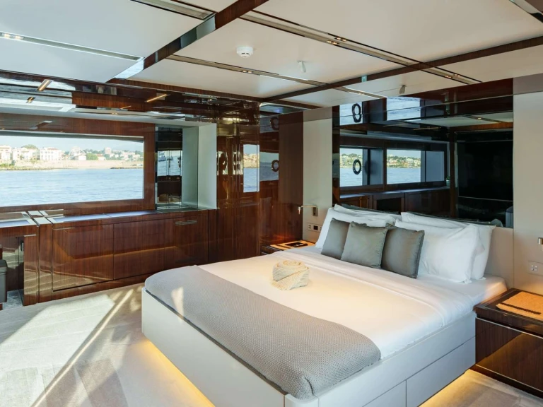 Luxury Yacht hire in Antibes - Riva BELLA DONNA