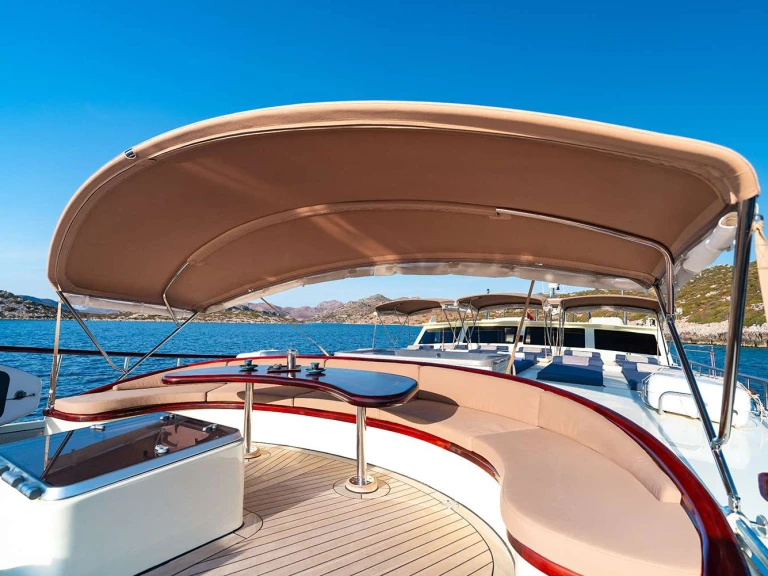 Luxury Yacht to hire Göcek at the best price