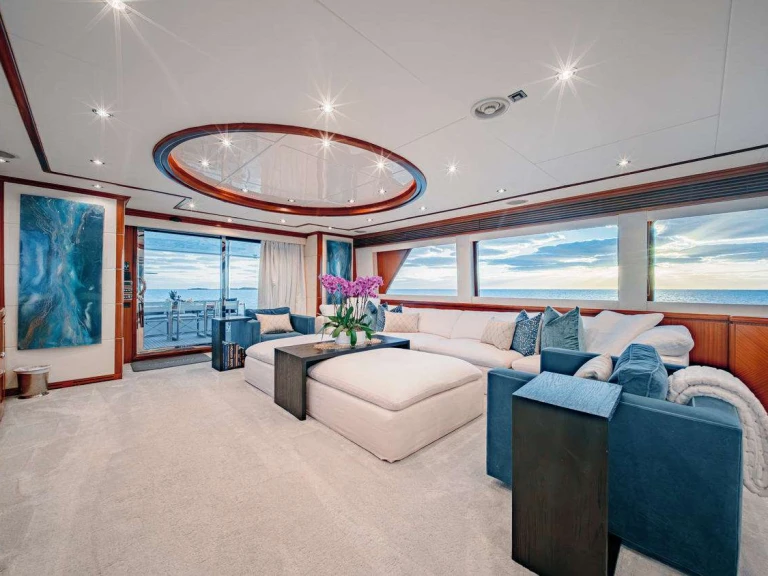 Charter a  BEACHFRONT in Nassau on Samboat