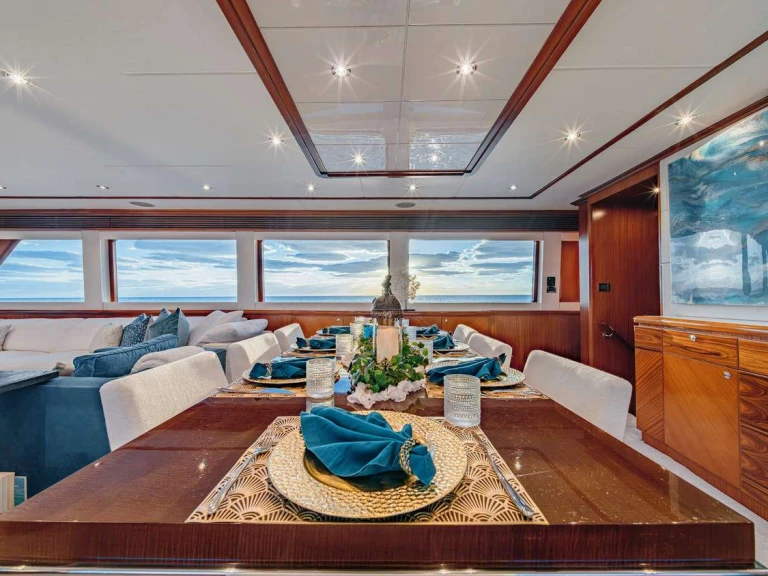 Hire Luxury Yacht with or without skipper  Nassau