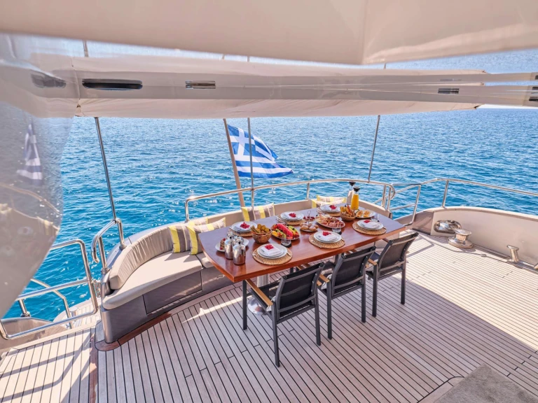 Hire Luxury Yacht with or without skipper Mondomarine Athens