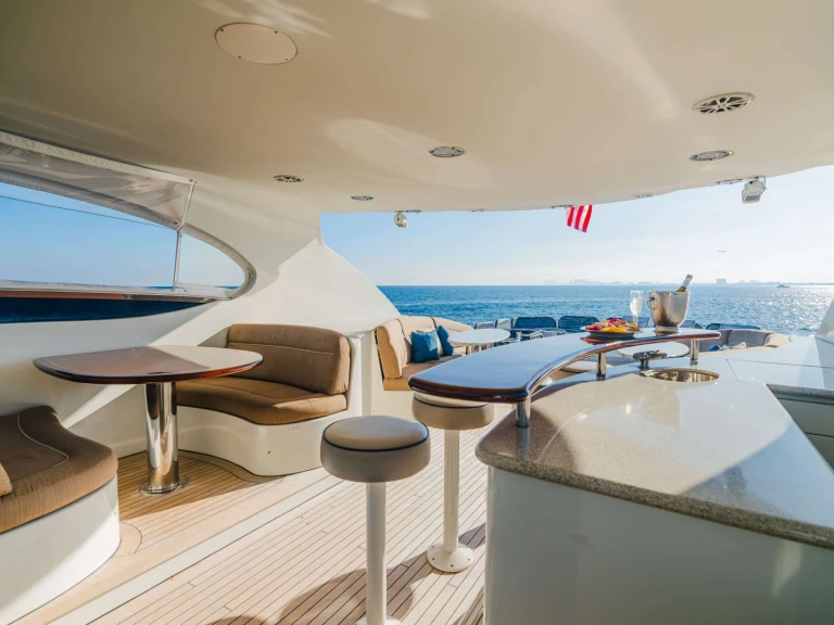 Charter a Lazzara CEDAR ISLAND in Clinton on Samboat