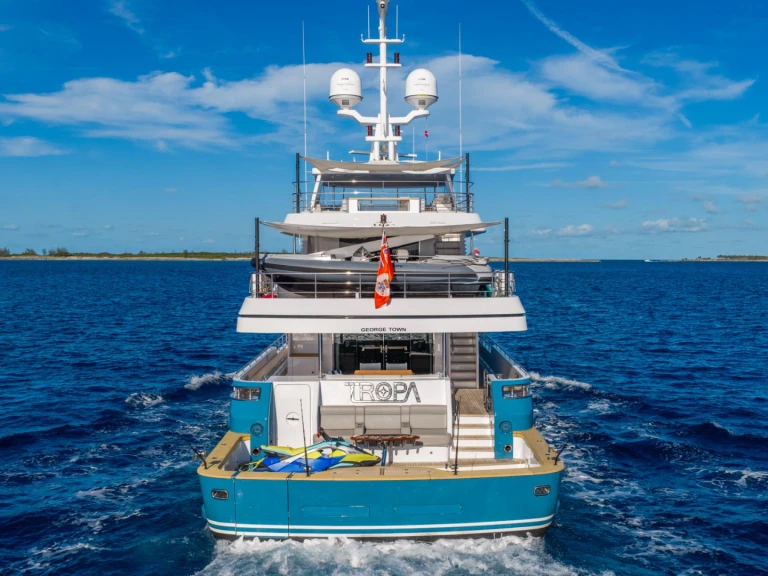 Luxury Yacht to hire Bahamas at the best price