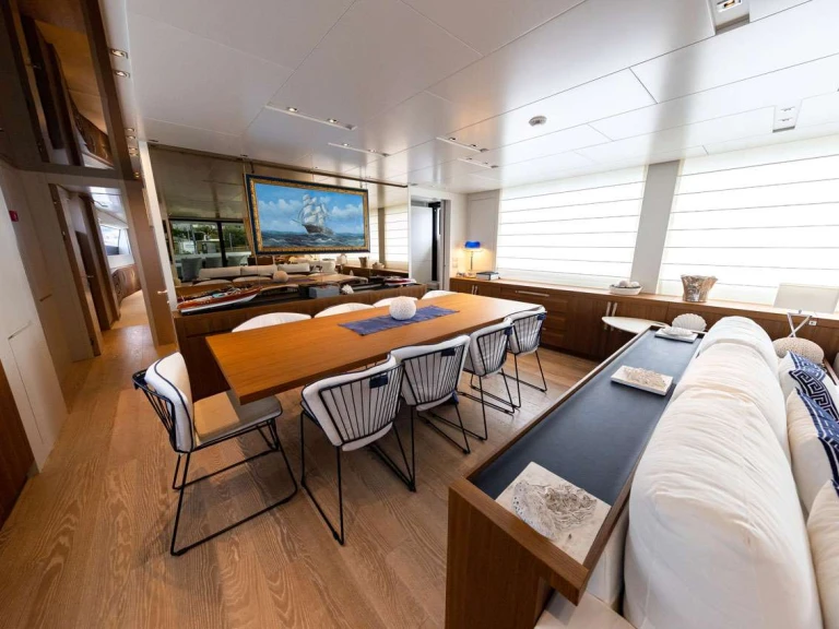 Hire Luxury Yacht with or without skipper San Lorenzo La Spezia