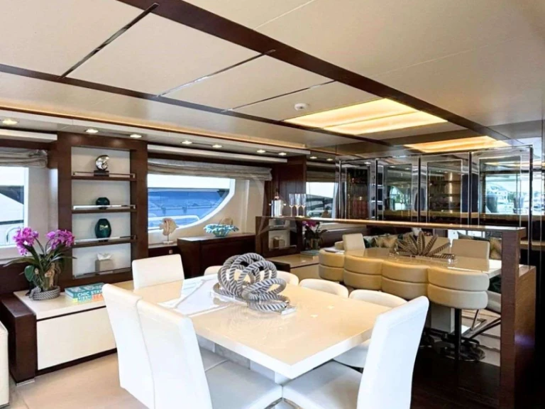 Luxury Yacht hire in Nassau - Azimut INSIEME
