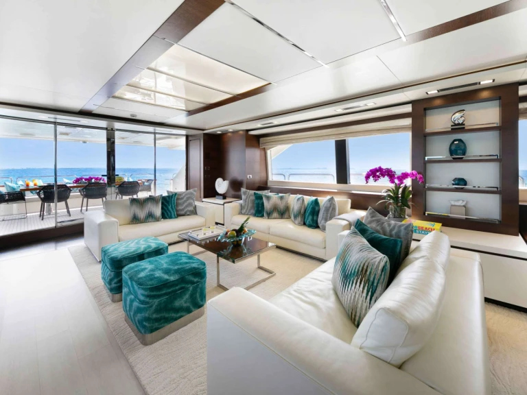 Hire Luxury Yacht with or without skipper Azimut Nassau