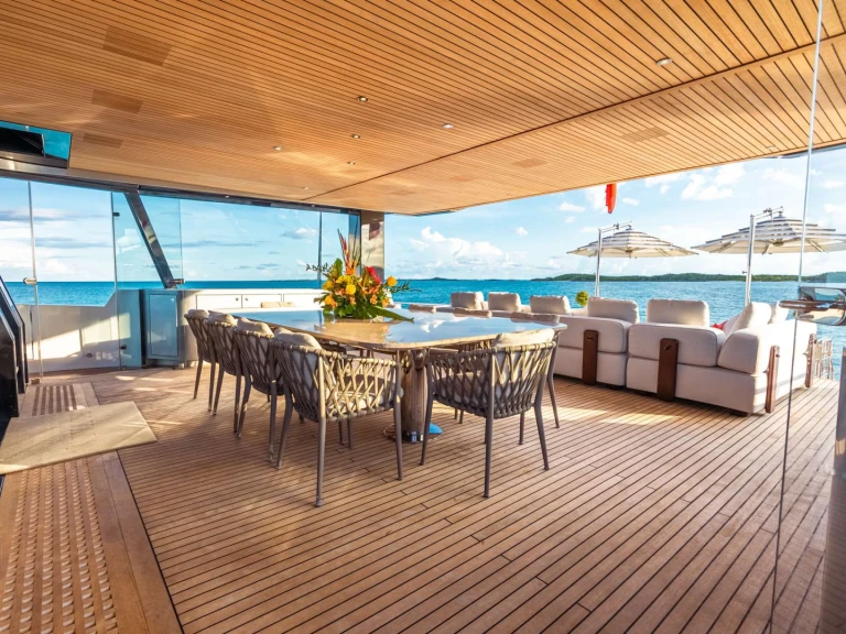Charter a Alpha Marine VIVACE in Dania Beach on Samboat
