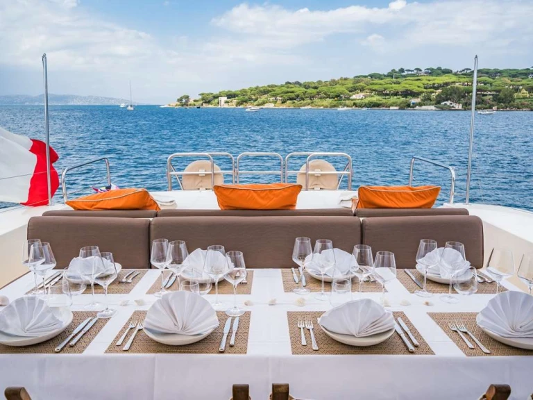 Yacht hire Port Grimaud cheap ECLAT