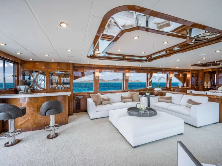 Hire Luxury Yacht with or without skipper Hargrave Nassau