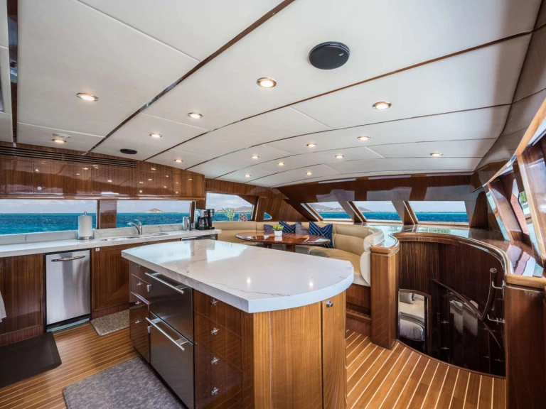 Luxury Yacht to hire Nassau at the best price