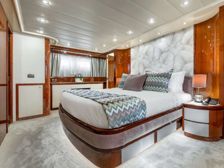 Luxury Yacht hire in Athens - Falcon AZURE ONE