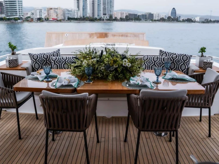 Yacht charter Palaio Faliro - Princess, UK ANKA on SamBoat