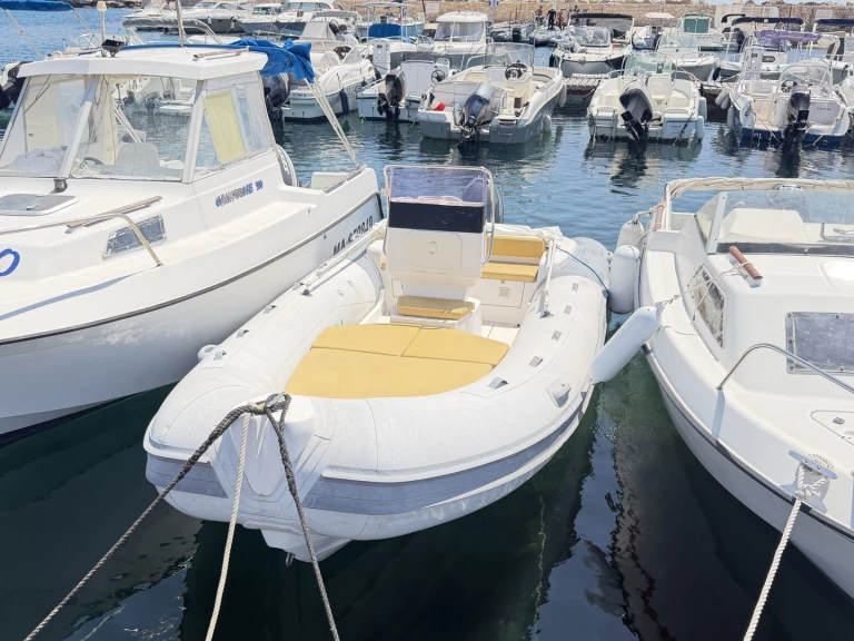 Hire RIB Italboats with a boat licence