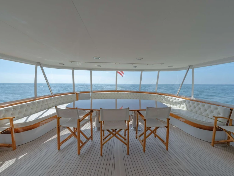 Hire Luxury Yacht with or without skipper Burger La Romana