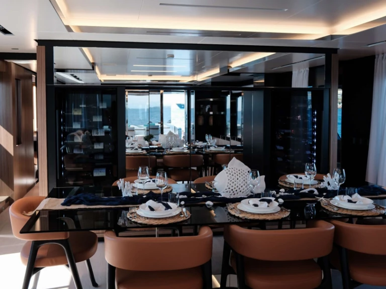 Charter a Riva ICONA in Mandelieu-la-Napoule on Samboat