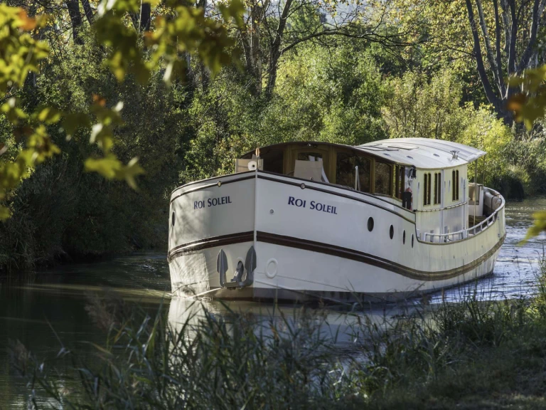 Charter a  ROI SOLEIL in Balearic Islands on Samboat
