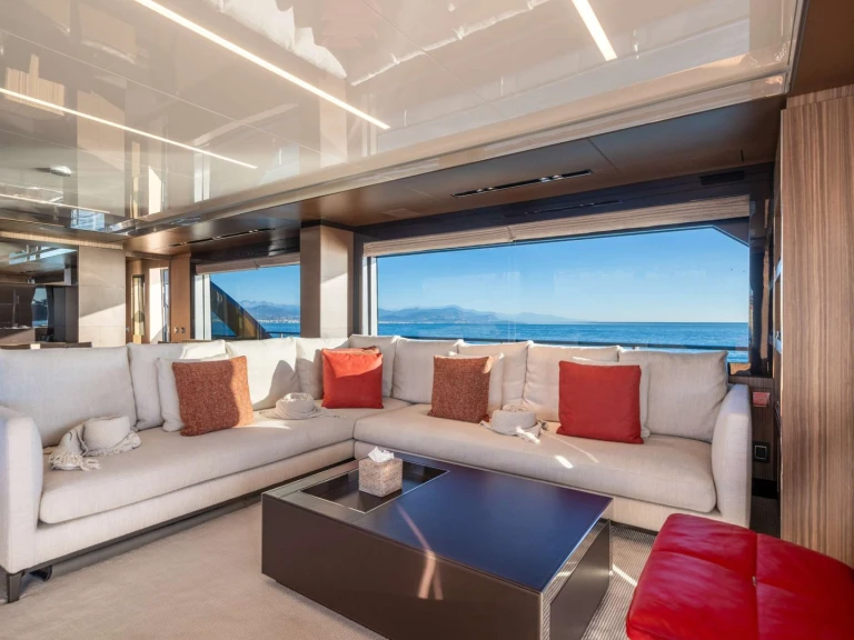 Yacht charter Antibes - Riva HP6 on SamBoat