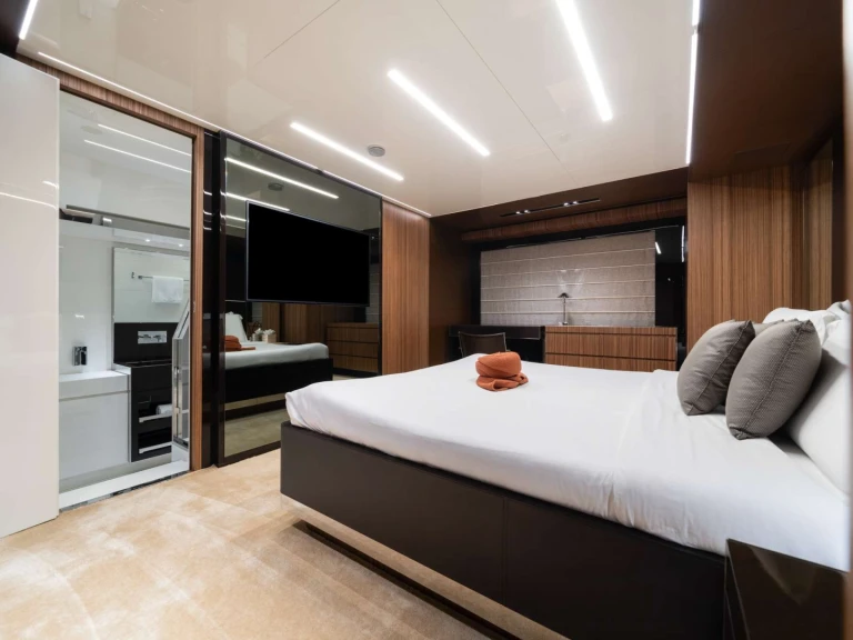 Yacht hire Antibes cheap HP6