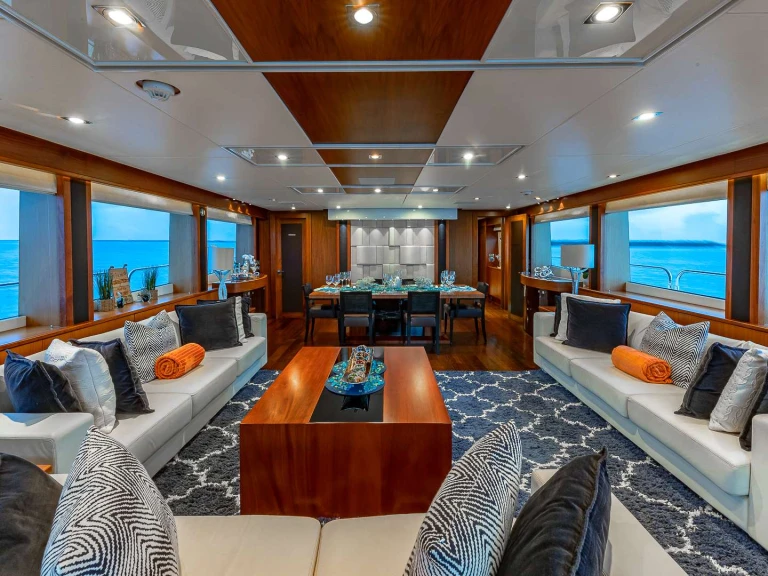Hire Luxury Yacht Sunseeker with a boat licence
