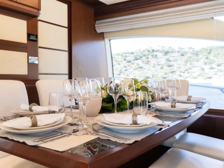 Hire Luxury Yacht with or without skipper Azimut Athens