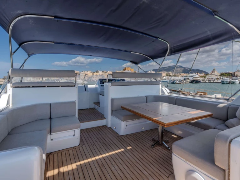 Charter a DE VRIES CAMENA II in Olbia on Samboat