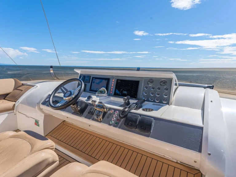 Yacht charter Antibes - Princess, UK BLUE EYES on SamBoat