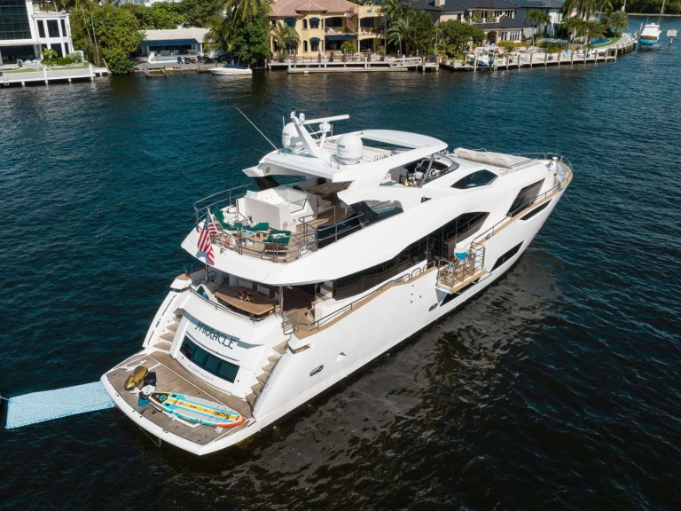 Hire Luxury Yacht with or without skipper Sunseeker Fort Lauderdale