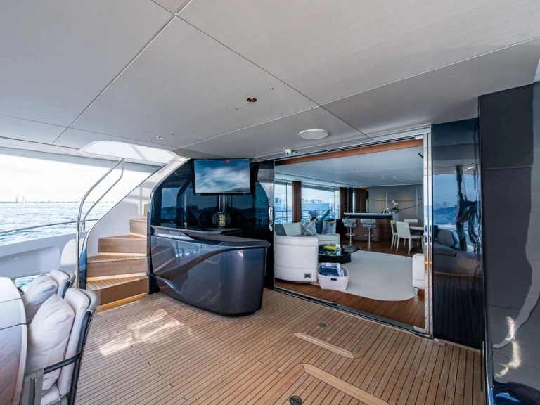 Hire a Princess, UK R&R Bahamas