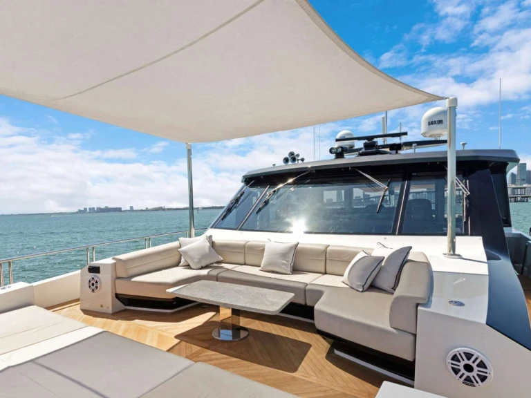Hire Luxury Yacht with or without skipper Ocean alexander Miami