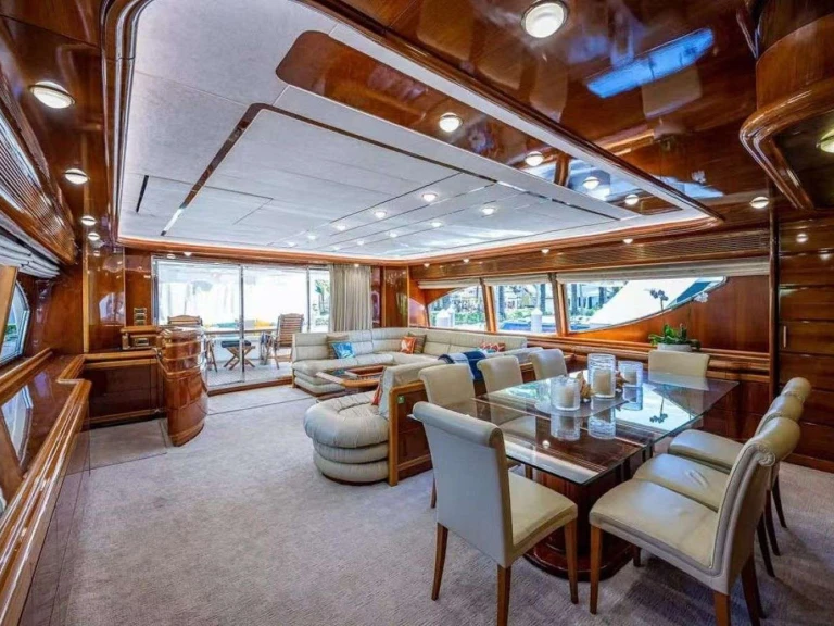 Luxury Yacht hire in New York (City) - Ferretti Dream Chaser