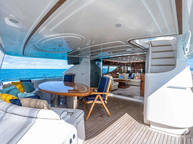 Charter a Ferretti Dream Chaser in New York (City) on Samboat