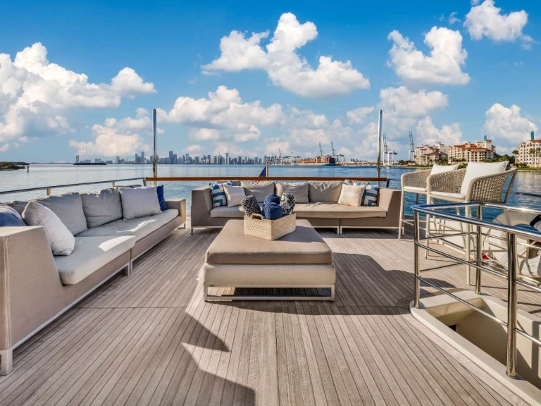 Hire a San Lorenzo Astonish Miami Beach
