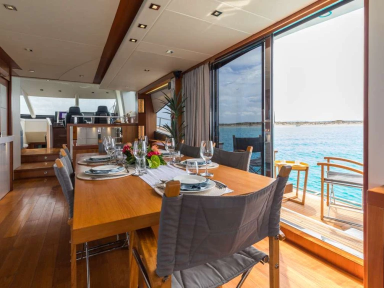 Hire Luxury Yacht with or without skipper Sunseeker Ibiza Town