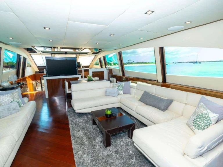 Luxury Yacht to hire Nassau at the best price