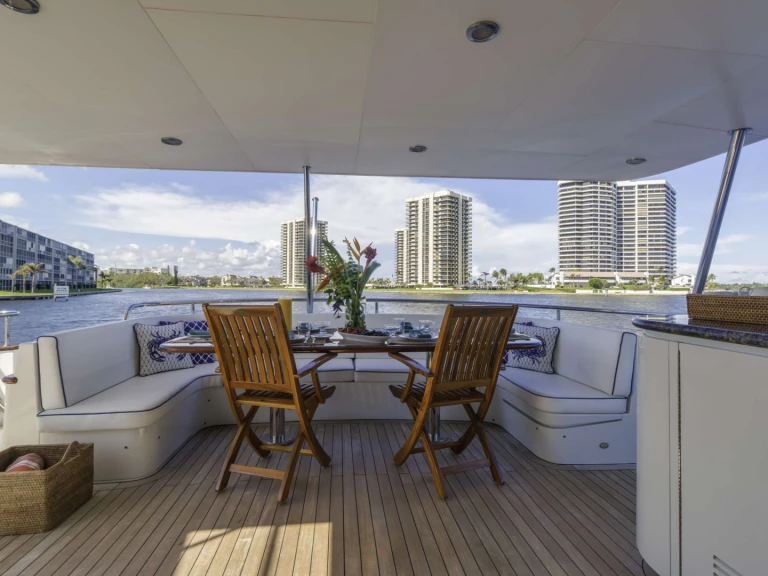 Luxury Yacht hire in Bahamas - CHEOY LEE WINDWARD
