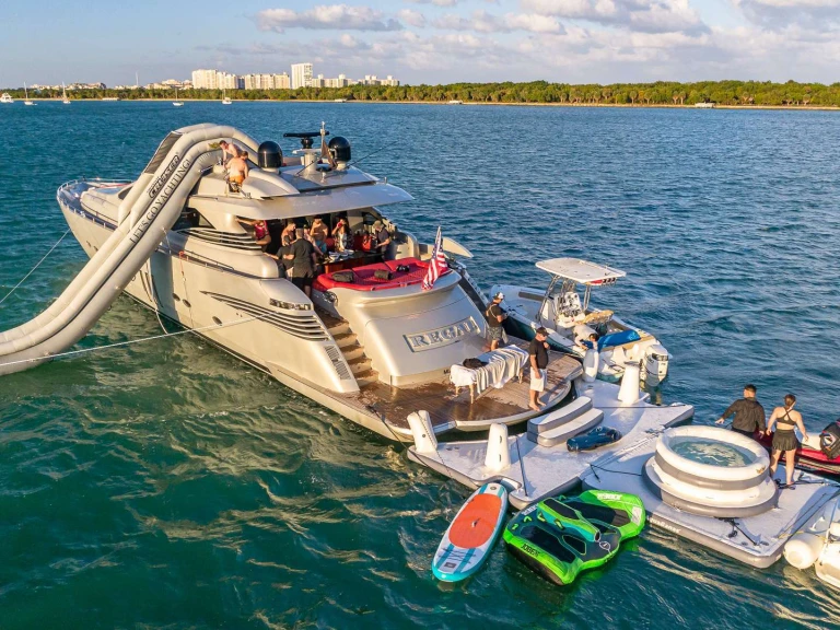 Hire Luxury Yacht with or without skipper Pershing New York (City)