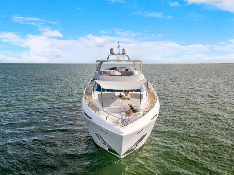 Yacht hire Bahamas cheap 90' Custom Build